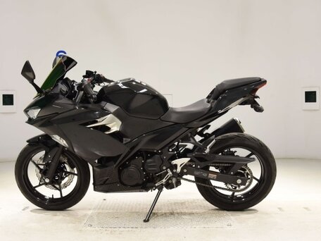 2018 Kawasaki Ninja 400, чёрный, 413000 рублей, вид 1