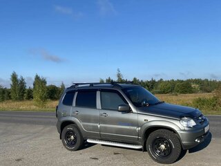 2012 Chevrolet Niva I Рестайлинг, серый, 700000 рублей, вид 2