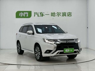 2023 Mitsubishi Outlander III Рестайлинг 3, белый, 2210000 рублей, вид 3