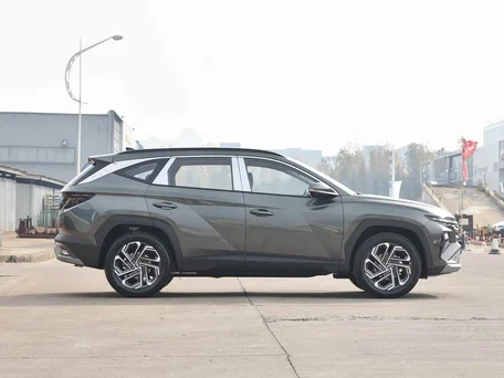 2026 Hyundai Tucson L IV Рестайлинг, серый, 3850000 рублей, вид 3