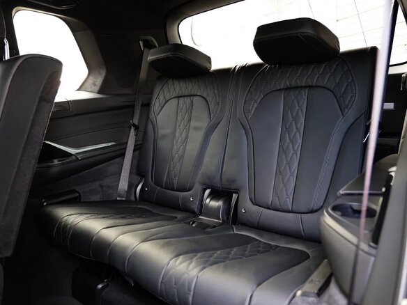 2025 BMW X7 40d I (G07) Рестайлинг, зелёный, 15800000 рублей - вид 28