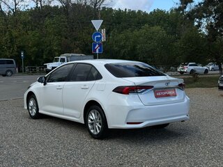 2022 Toyota Corolla XII (E210), белый, 1750000 рублей, вид 4