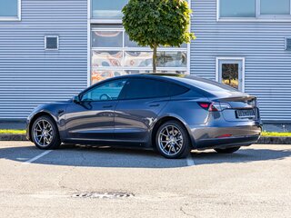 2023 Tesla Model 3 I Рестайлинг, серый, 3295000 рублей, вид 4