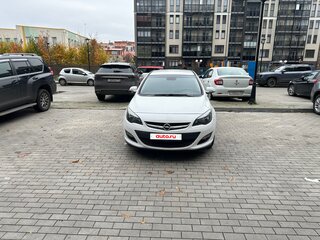 2013 Opel Astra J Рестайлинг, белый, 850000 рублей, вид 2