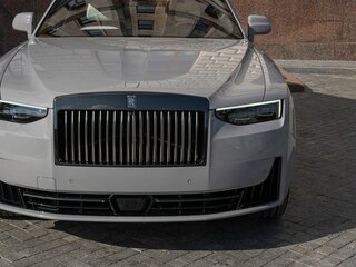 2026 Rolls-Royce Ghost Black Badge II Рестайлинг (Series II), серый, 57900000 рублей, вид 3