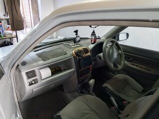 2000 Mazda Demio I (DW), серебристый, 200000 рублей, вид 2