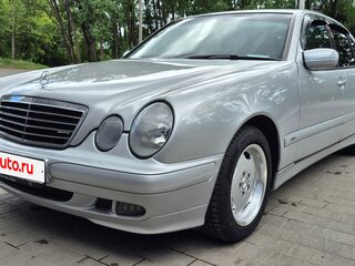 2000 Mercedes-Benz E-Класс 200 II (W210, S210) Рестайлинг, серебристый, 800000 рублей, вид 1