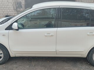 2012 Nissan Note I Рестайлинг, белый, 840000 рублей, вид 4
