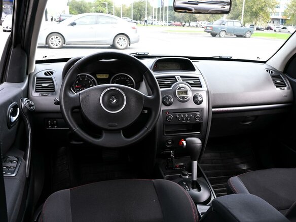 2007 Renault Megane II Рестайлинг, серый, 450000 рублей - вид 5