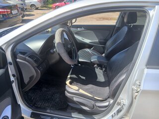 2014 Hyundai Solaris I, серебристый, 750000 рублей, вид 3