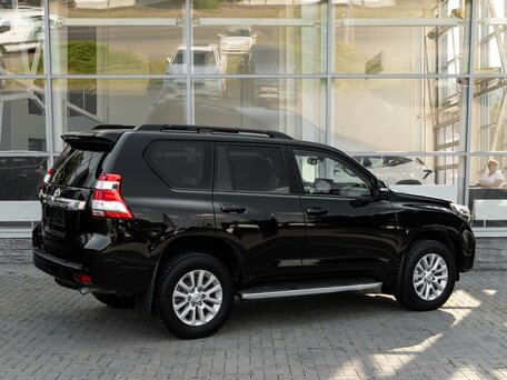 2015 Toyota Land Cruiser Prado 150 Series Рестайлинг 1, чёрный, 3199000 рублей, вид 2