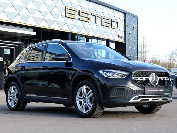 2020 Mercedes-Benz GLA 200 II (H247), чёрный, 2387000 рублей - вид 2