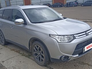 2014 Mitsubishi Outlander III, серый, 1450000 рублей, вид 2