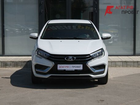 2024 Lada (ВАЗ) Vesta I Рестайлинг (NG), белый, 1392000 рублей, вид 2