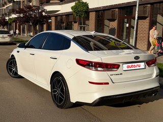 2019 Kia Optima IV Рестайлинг, белый, 1950000 рублей, вид 2