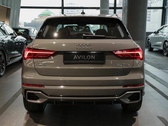 2026 Audi Q3 35 TFSI II (F3), серый, 4710110 рублей - вид 3