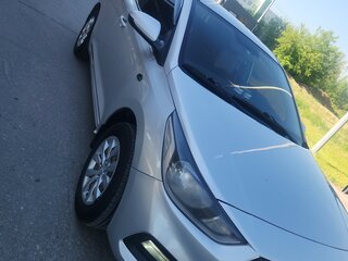 2017 Hyundai Solaris II, серебристый, 750000 рублей, вид 3
