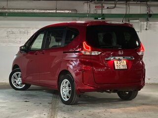 2018 Honda Freed II, красный, 1620000 рублей, вид 5