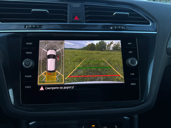 2021 Volkswagen Tiguan II Рестайлинг, белый, 3400000 рублей - вид 13