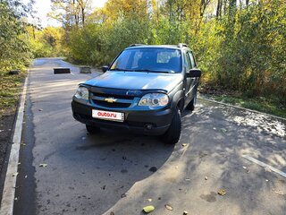 2011 Chevrolet Niva I Рестайлинг, зелёный, 470000 рублей, вид 2