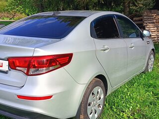 2017 Kia Rio III Рестайлинг, серебристый, 985000 рублей, вид 2