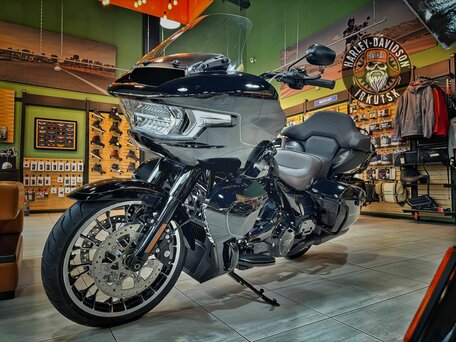 2026 Harley-Davidson Road Glide Limited, чёрный, 4550000 рублей, вид 3