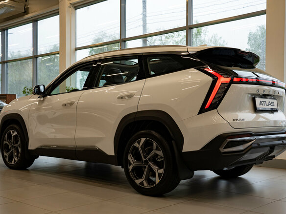2026 Geely Atlas II, белый, 3904990 рублей - вид 6