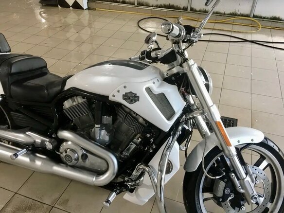 2013 Harley-Davidson V-Rod Muscle, белый, 1670000 рублей - вид 11