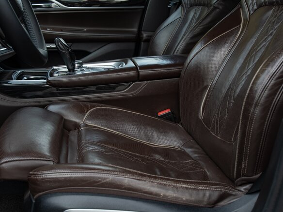2015 BMW 7 серии 730d xDrive VI (G11/G12), чёрный, 2700000 рублей - вид 6