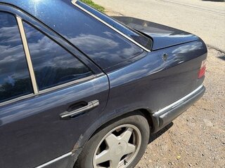 1993 Mercedes-Benz E-Класс 200 I (W124), синий, 220000 рублей, вид 5