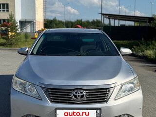 2013 Toyota Camry VII (XV50), серебристый, 1550000 рублей, вид 1
