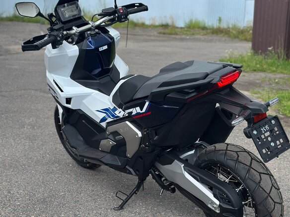 2026 Honda X-ADV, белый - вид 17