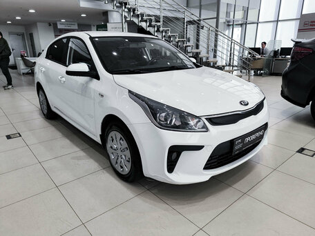 2020 Kia Rio IV, белый, 1220000 рублей, вид 3
