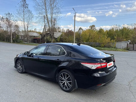 2021 Toyota Camry VIII (XV70) Рестайлинг, белый, 2800000 рублей, вид 4