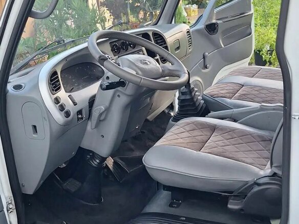 2011 Hyundai HD35, белый, 1050000 рублей - вид 12
