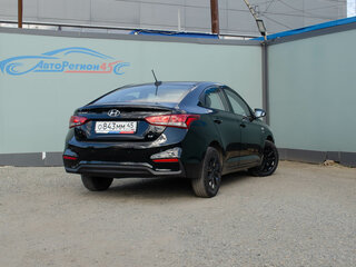 2019 Hyundai Solaris II, чёрный, 1067000 рублей, вид 4
