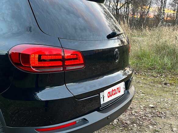 2011 Volkswagen Tiguan I Рестайлинг, чёрный, 1550000 рублей - вид 4
