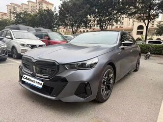 2024 BMW 5 серии Long 530Li xDrive VIII (G60/G61/G68), серый, 7035000 рублей, вид 1