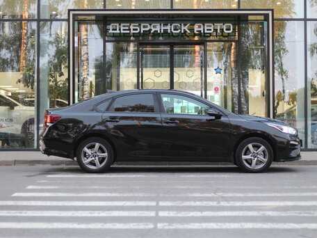 2018 Kia Cerato IV, чёрный, 1685000 рублей, вид 4