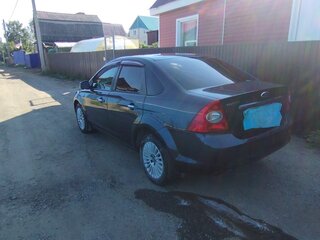 2010 Ford Focus II Рестайлинг, серый, 530000 рублей, вид 4
