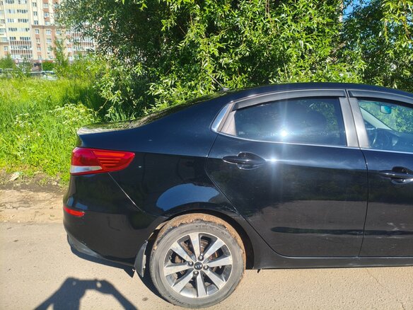 2015 Kia Rio III Рестайлинг, чёрный, 1100000 рублей - вид 6