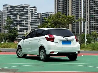 2022 Toyota Yaris L X XP150 Рестайлинг, белый, 1180334 рублей, вид 4