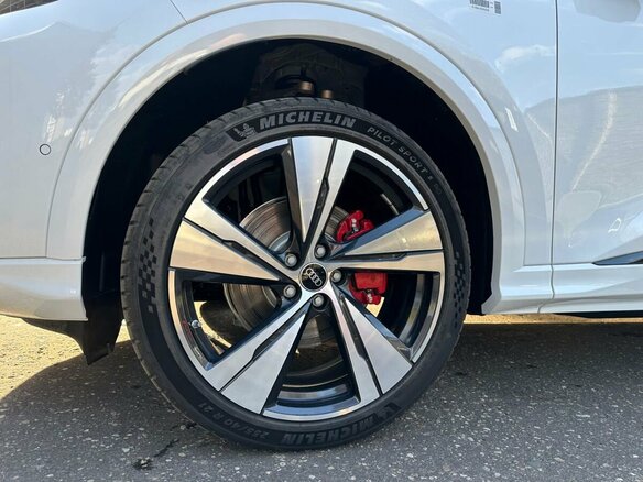 2026 Audi Q5 L III (GU), белый, 7350000 рублей - вид 5