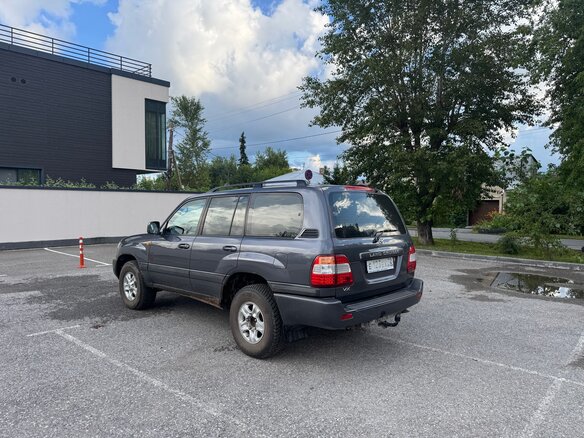 2006 Toyota Land Cruiser 100 Series Рестайлинг 2, серый, 1500000 рублей - вид 5