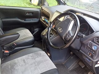 2014 Toyota Voxy III (R80), зелёный, 1600000 рублей, вид 5