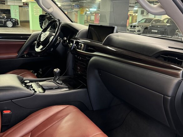 2020 Lexus LX 570 III Рестайлинг 2, чёрный, 8525000 рублей - вид 8
