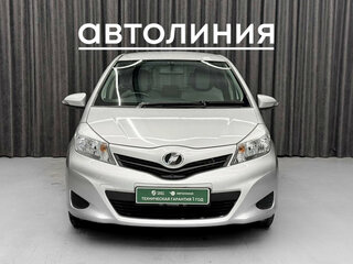 2013 Toyota Vitz III (XP130), серый, 680000 рублей, вид 1
