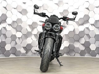 2025 Triumph Rocket 3, красный, 2999000 рублей, вид 5