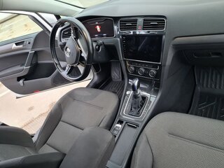2018 Volkswagen e-Golf VII Рестайлинг, белый, 1100000 рублей, вид 5