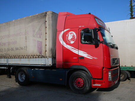 2003 Volvo FH, красный, 2900000 рублей, вид 4